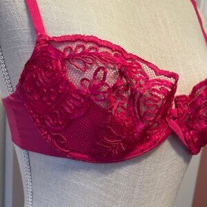 Victoria's Secret Vintage 1990's Very Sexy Lace Bra